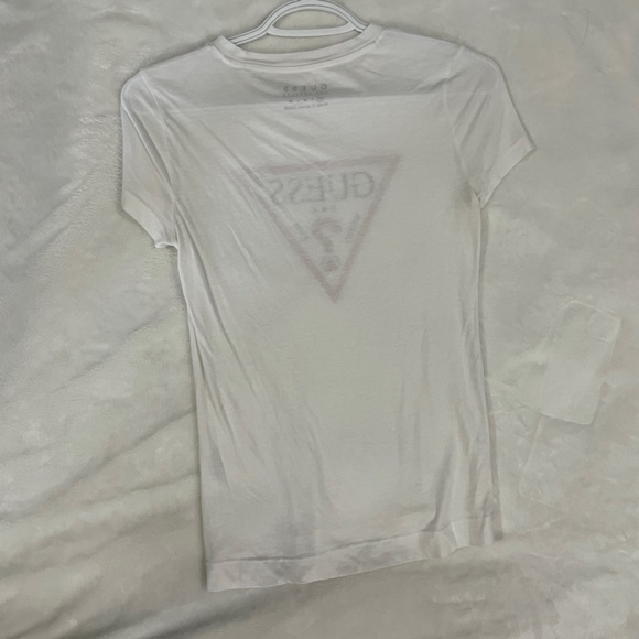 New! ✨Guess Top - Picture 4 of 4